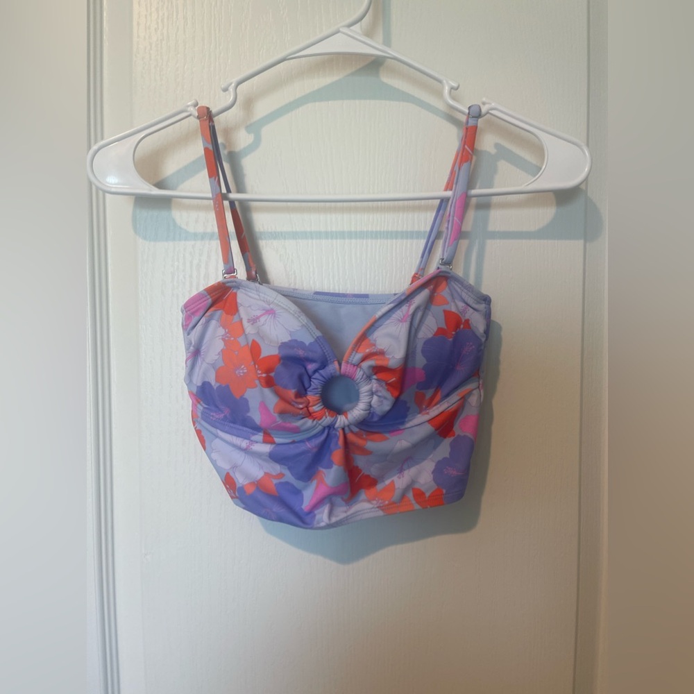 Ninety Nine Women’s Size XS Fits Like Small Purple Floral Swimsuit Top.